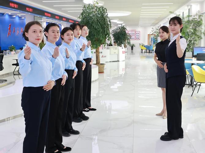 高新區(qū)王因街道便民服務(wù)中心開(kāi)展禮儀培訓(xùn) 提升票務(wù)代理服務(wù)水平